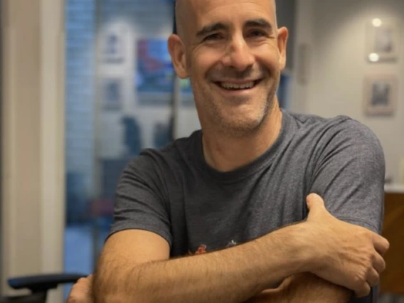 photo of Adam Ussishkin